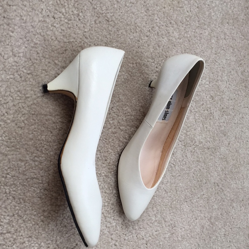Pumps - Picture 3 of 3